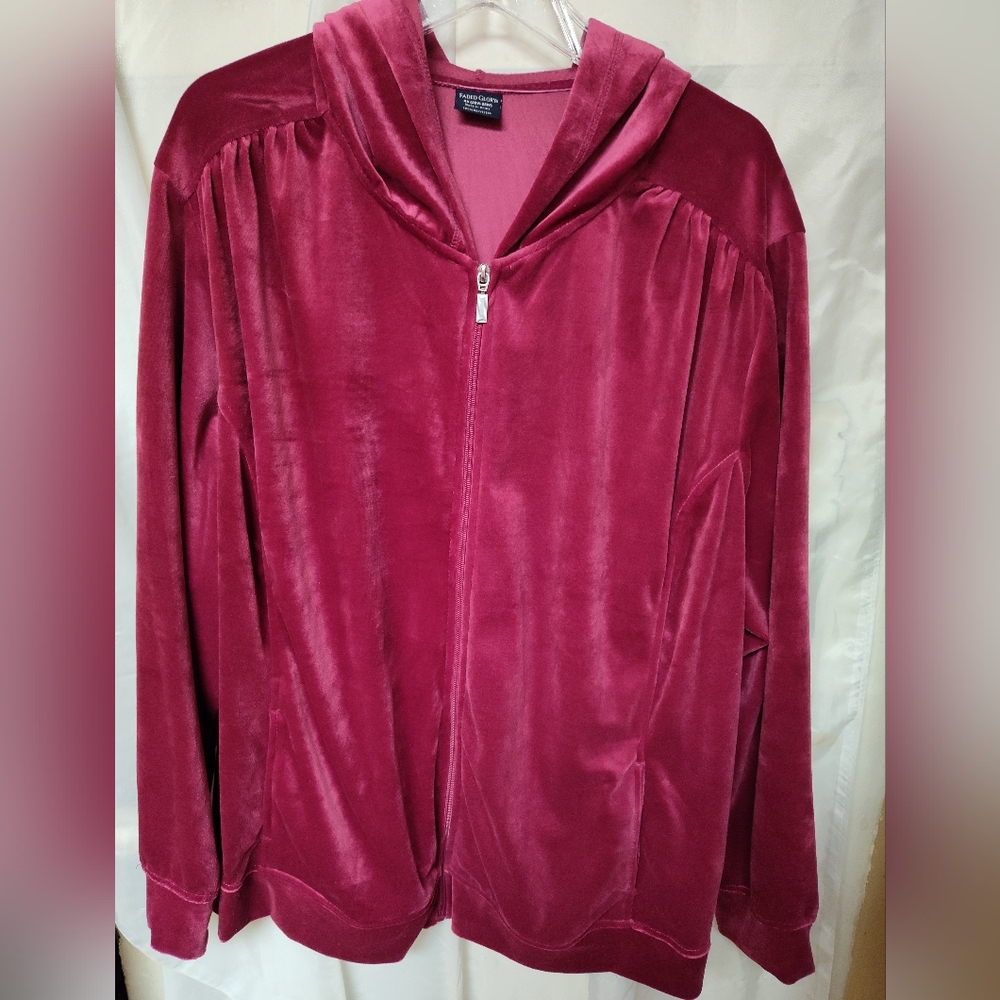 Faded glory 4x plus size, maroon velvet zip up hoodie.